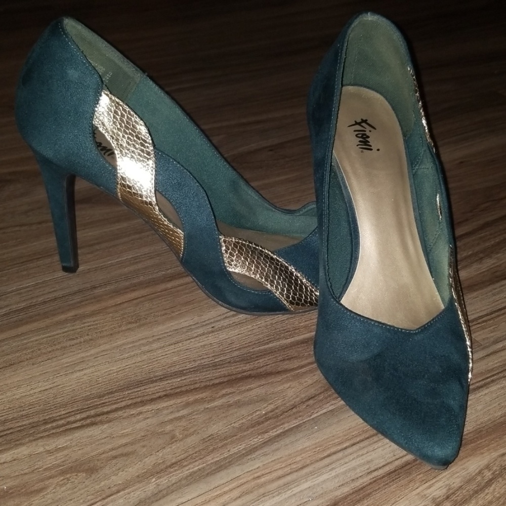 Green pumps